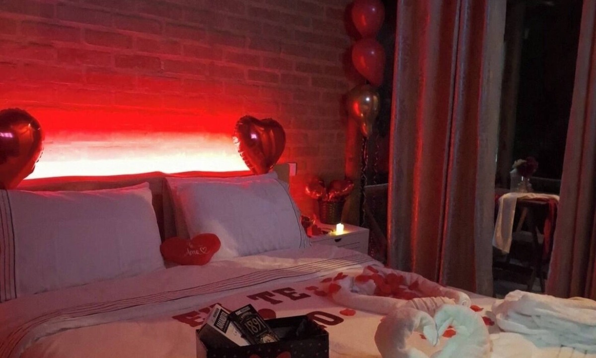 Sapucai-Mirim Ski Chalet | Mountain Mist Chalet - Romantic chalet with mountain views and a hot tub.