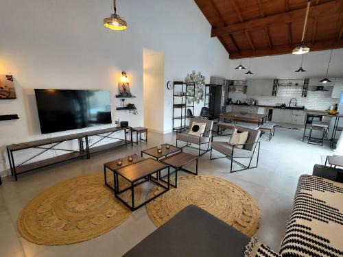 Daniela House | New house, with swimming pool 5 min from the beach on foot!