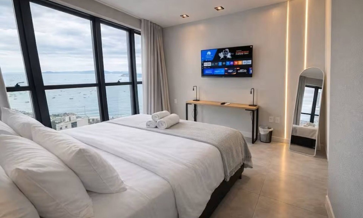 Centro Apartment | Ocean View, Modern Suite for up to 3 People