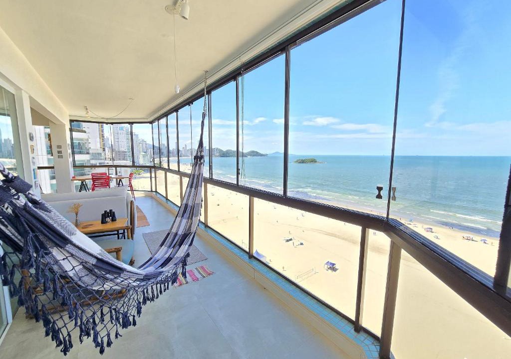 Centro Apartment | Oceanfront 4 Suite Apartment in Downtown Balneário Camboriú