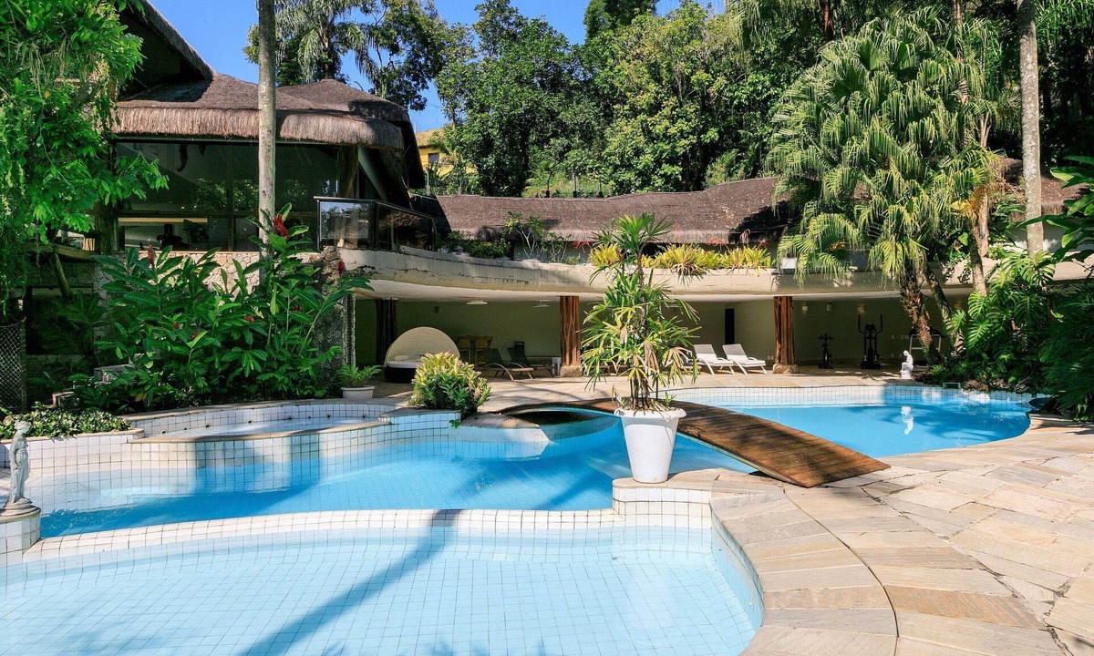 Mangaratiba Villa | Oceanfront villa 8 suites in Mangaratiba - Man001