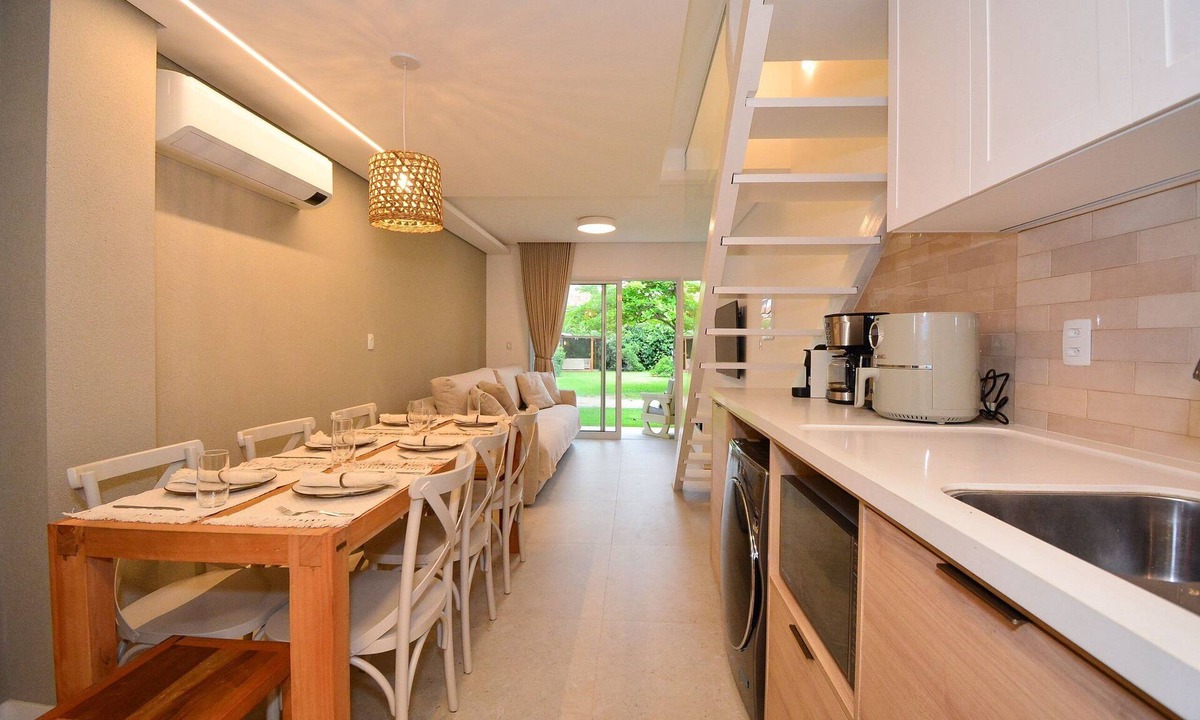 Armacao House | Pé na Areia Encanto da Armação - SDI011