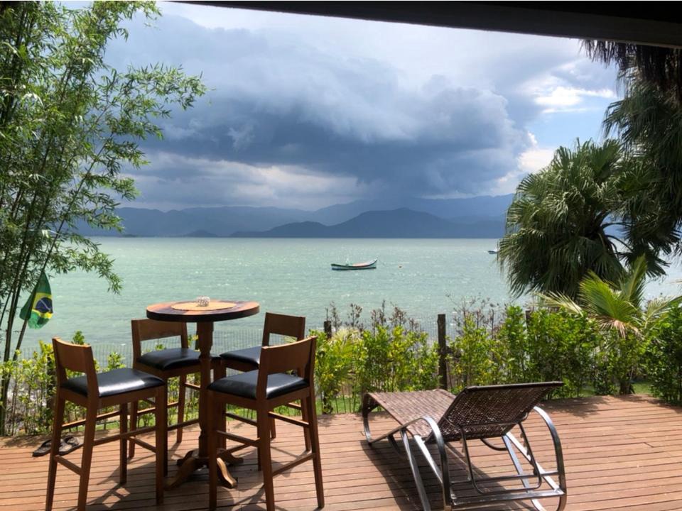 Caieira House | Paraíso Frente ao Mar Sul da Ilha