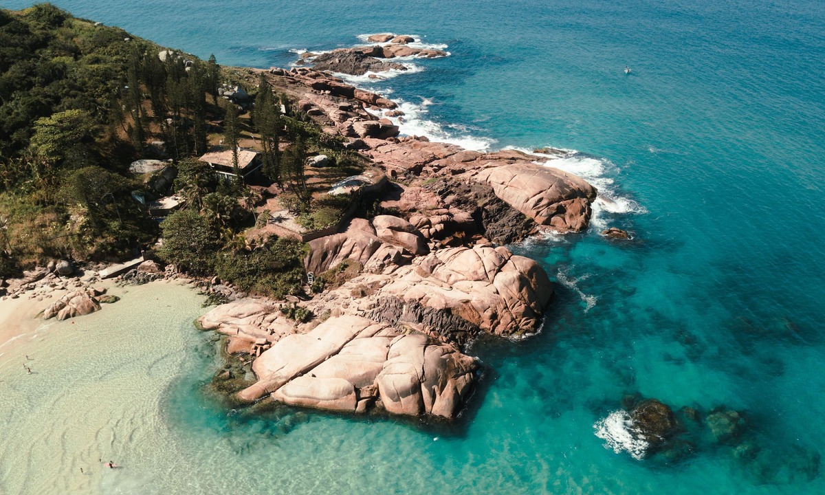 Lagoa da Conceicao House | Paradise with an exclusive location - comfort, nature and privacy in Florianópolis.