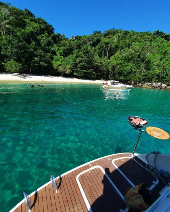 Parque das Palmeiras Boat Rental | Passeios de lancha em Angra dos Reis