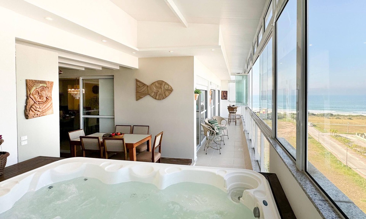 Governador Celso Ramos Apartment | Penthouse with Jacuzzi in Palmas
