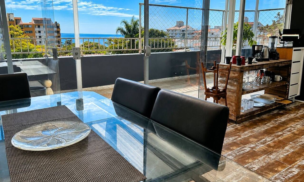 Canasvieiras Apartment | Penthouse with ocean view, one block from the beach, with private garage.