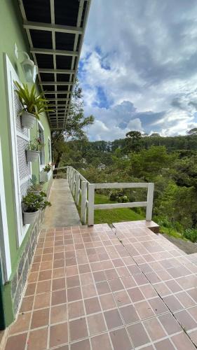 Jardim Europa Cabin | Petite Maison - Dona Belandira