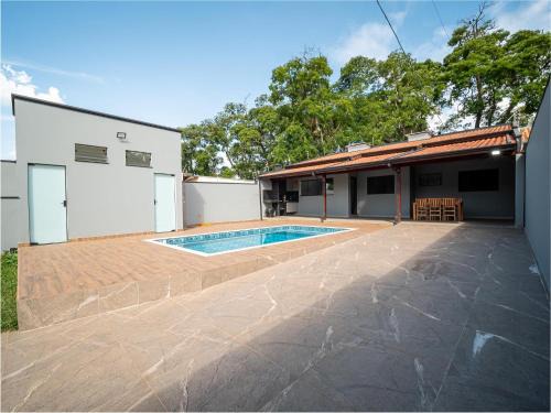 Pirassununga House | Piscina, Área Gourmet, Wi-fi e Garagem