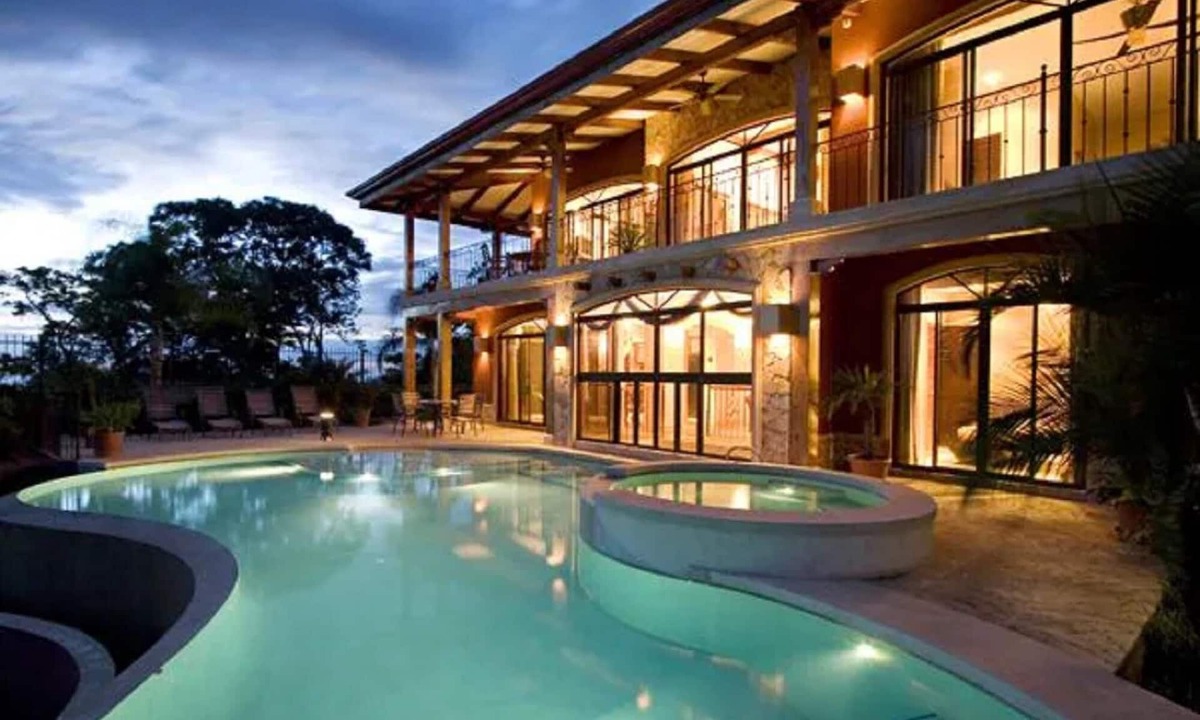 Potrero Villa | Playa Potrero 4 BR Home Large Saltwater Pool Spectacular Views - Villa Oasis
