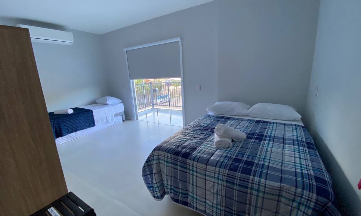 Praia da Armacao do Itapocoroi Hostel | Pousada Ametista