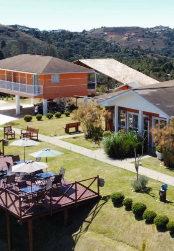 Campos do Jordao Hotel | Pousada Caminhos da Vila Chantal