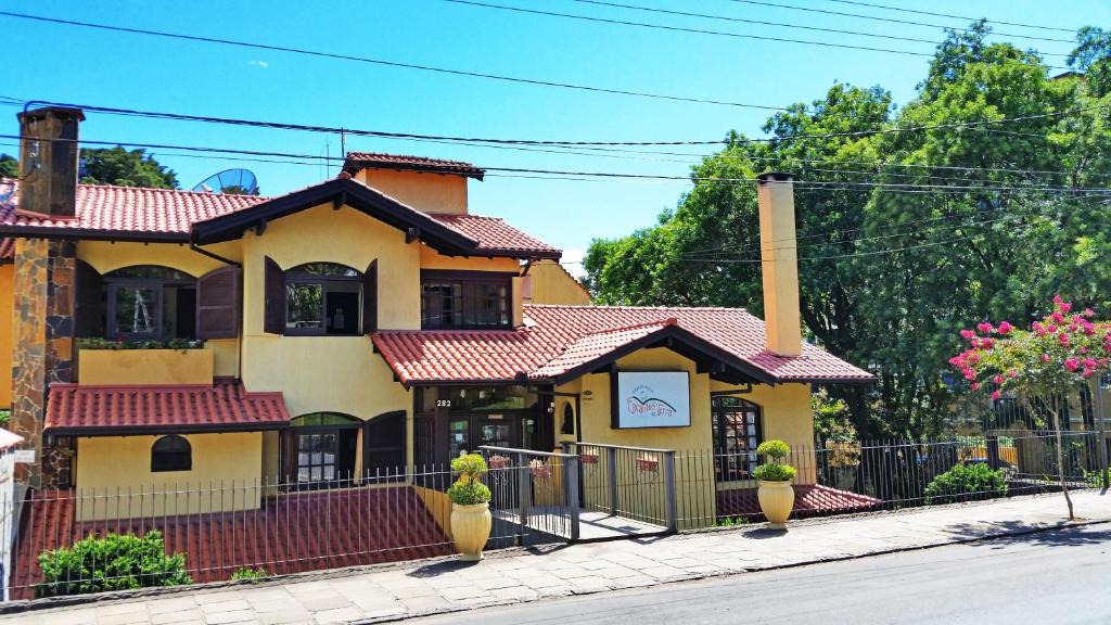 Vila Luiza Hotel | Pousada Encantos da Terra