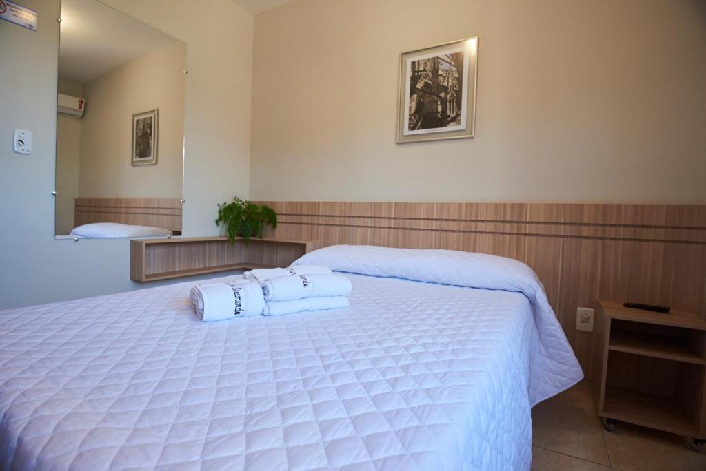 Teixeiras Hotel | Pousada Giramundo