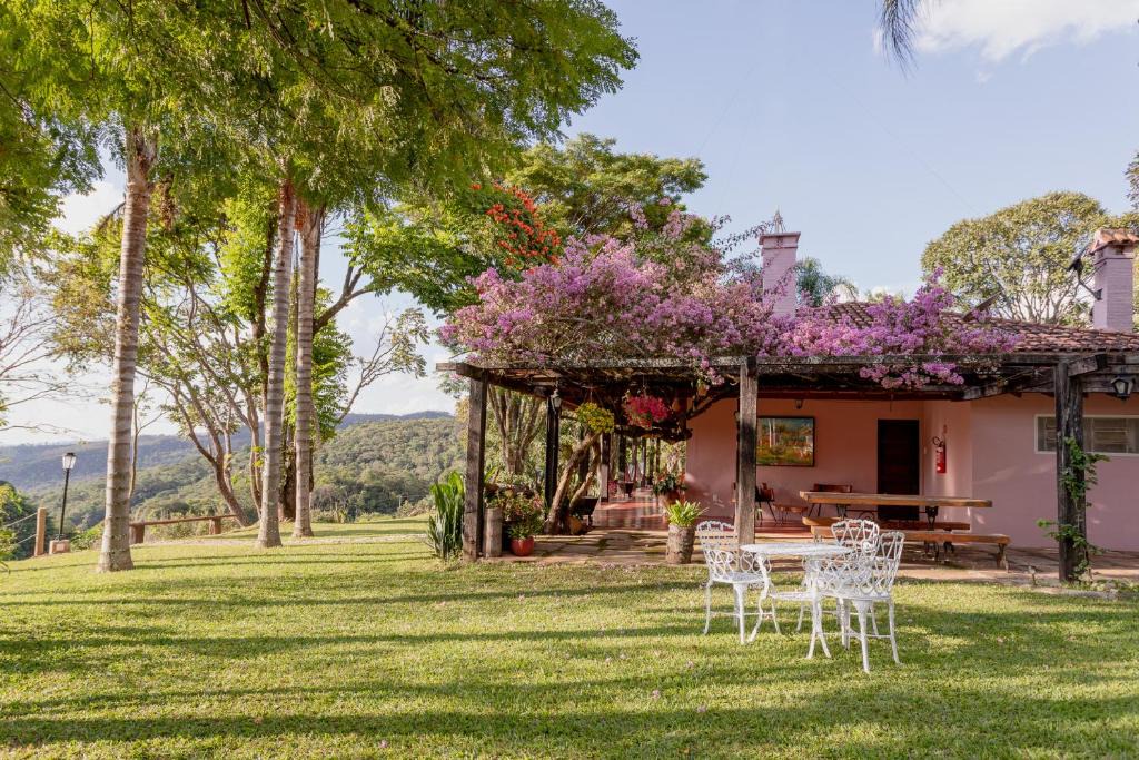 Ravena Hotel | Pousada Rávis - Café e Descanso