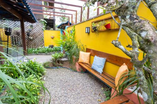 Vila do Abraao Hotel | Pousada Telhado Azul
