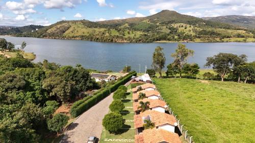 Capitolio Hotel | Pousada Vila do Lago - Vista Incrível, Café da Manhã e Passeio de Caiaque