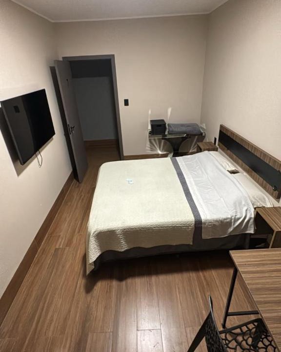 Lavras House | Quarto Casal no coração da cidade, UFLA- UNILAVRAS, prox restaurantes e padaria