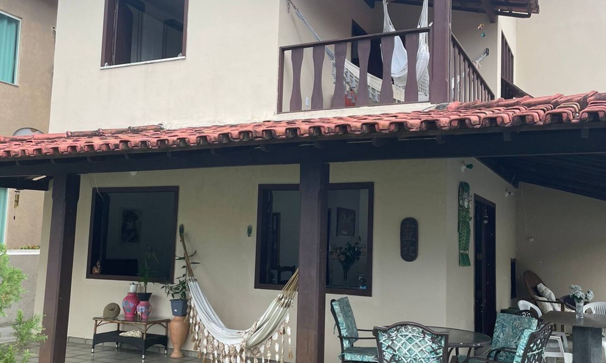 Aratuba House | Quarto com 2 camas de solteiros