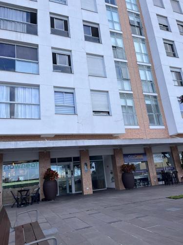 Florianopolis House | QUARTO COM BANHEIRO PRIVATIVO no espelho D'agua Coração Pedra Branca