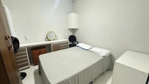 Sao Jose do Rio Preto House | Quarto com banheiro