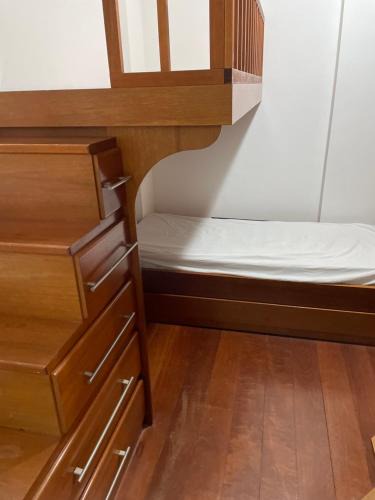 Volta Redonda Apartment | Quarto com Escritório