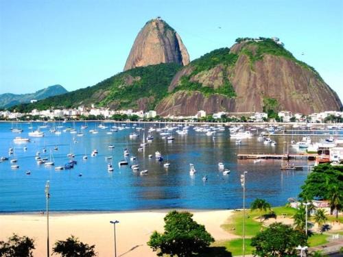 Zona Sul Hostel | Quarto Econômico Compartilhado - Botafogo