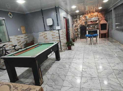 Parque Verde House | Quarto em casa de família
