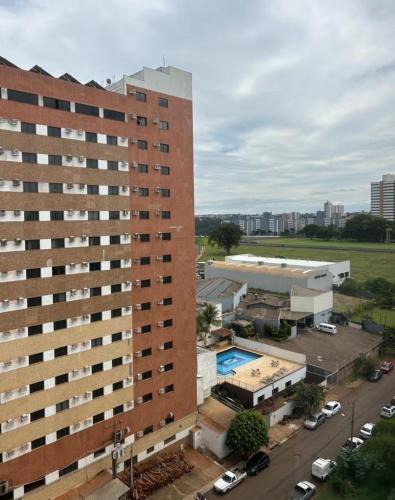 Gleba Fazenda Palhano Apartment | Quarto familiar com cama de casal é banheiro compartilhado