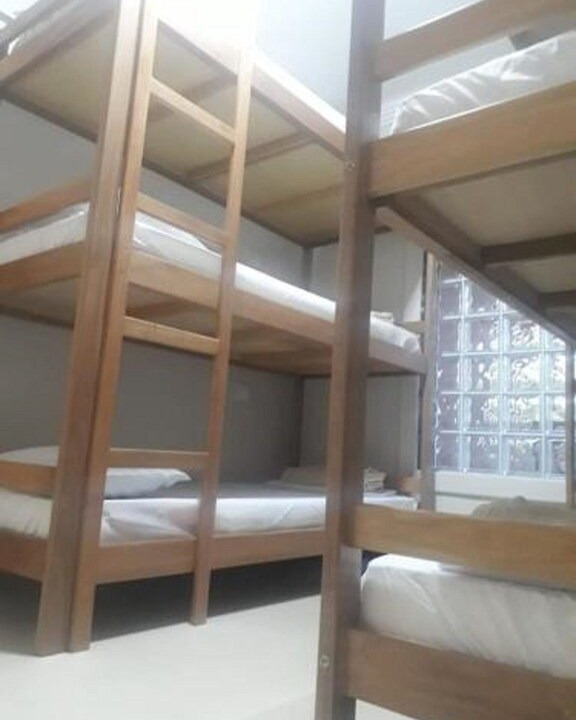 Historic Center Cabin | Quarto para 6 pessoas 1 - Village Hostel