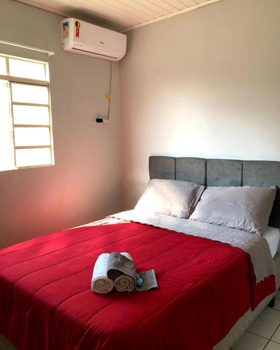 Vila Yolanda House | Quarto Privado em residência no Coração de Foz - casa e banheiro compartilhado