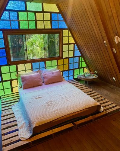 Alto Paraiso de Goias House | Quarto Vitral