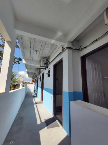 Saubara Apartment | Quarto1 triplo Pousada piscina Praia de Cabuçu BA