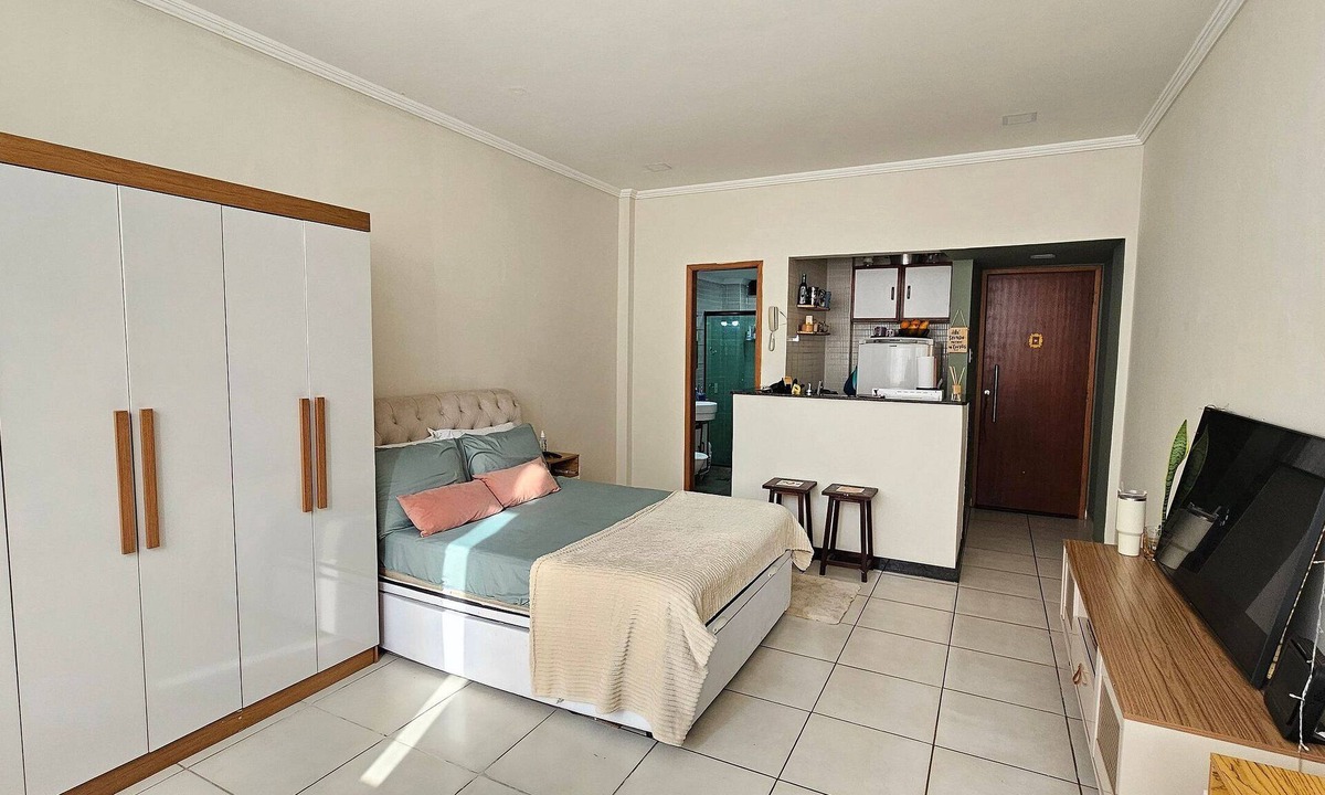 Copacabana House | Quiet Studio w/AC | 5min to Copa Beach