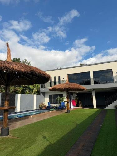 Ciudad Del Este House | QuintaYoyo