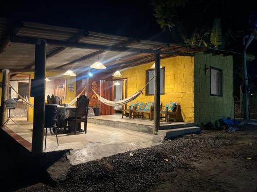 Corumbau House | Refúgio em Corumbau - Chalé Rústico, Natureza, rede para relaxar e perto da PRAIA