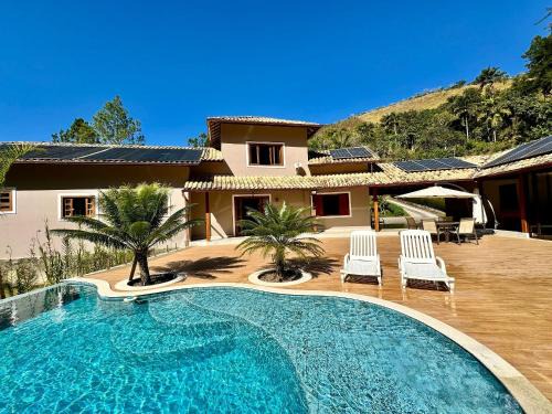 Lumiar House | Refúgio em Lumiar: Piscina Aquecida, Área Gourmet e Rio Privado