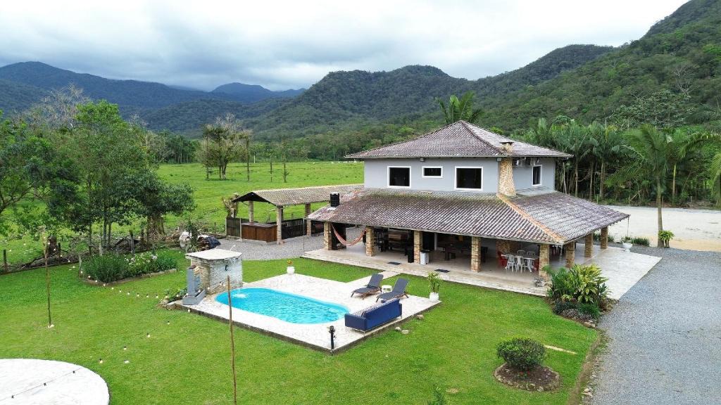 Joinville House | Refúgio na encantadora Estrada Bonita - Joinville