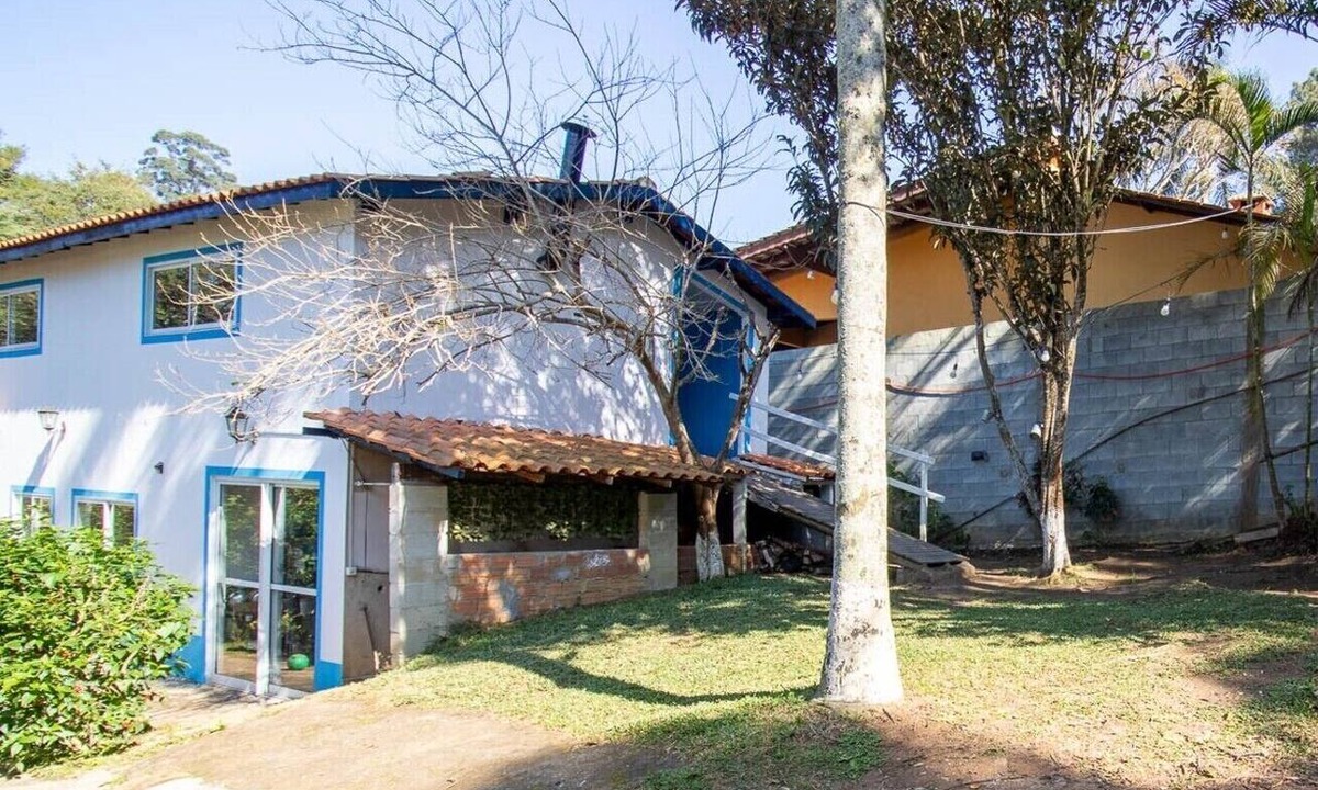 Santana de Parnaiba House | Refúgio Pet-Friendly c/Lareira, garagem e Wi-fi