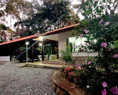 Lumiar House | Refúgio Sereno