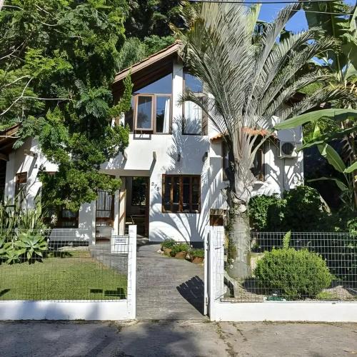 Florianopolis House | Refúgio Verde Jurerê Internacional com Área Gourmet