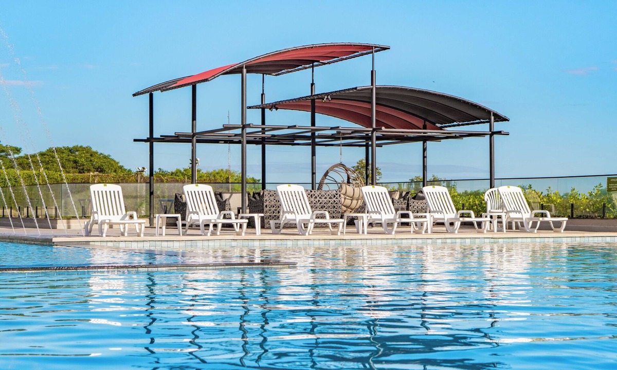 Foz do Iguacu Hotel | Refined Premium Suite | Free Breakfast, Pool Bar & 5 mi to Bird Park