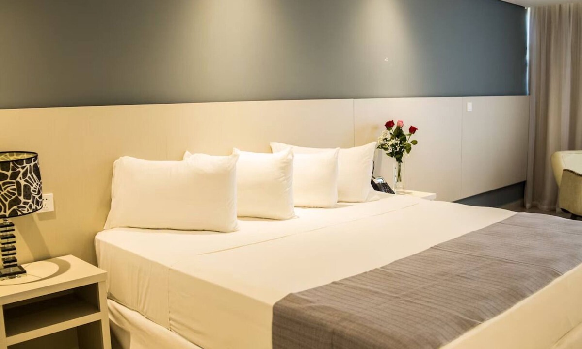 Ciudad Del Este Hotel | Relax in Comfort | with Seasonal Pool, Gym, & Buffet Breakfast | Iguassu Falls