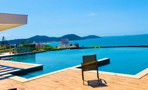 Ingleses Sul House | Residencial c/piscinas e vista panorâmica do mar