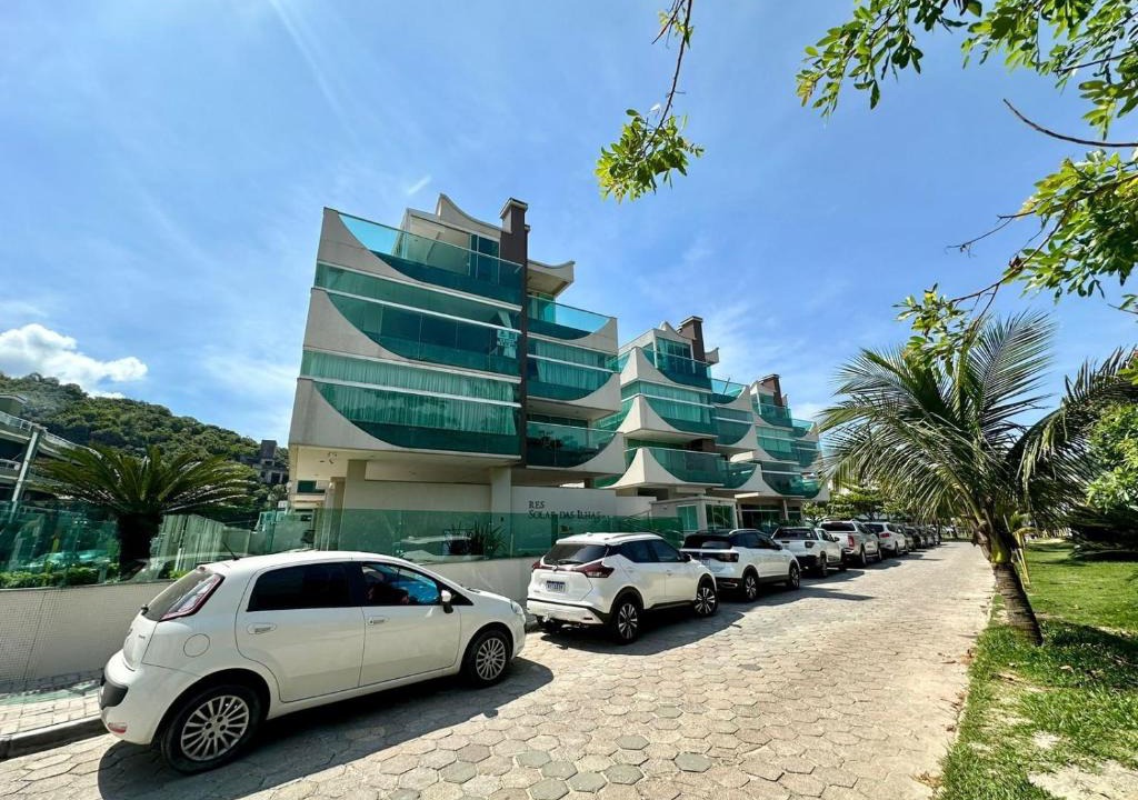 Quatro Ilhas Apartment | Residencial Ilha do Arvoredo - Praia de 4 Ilhas, próximo ao mar.
