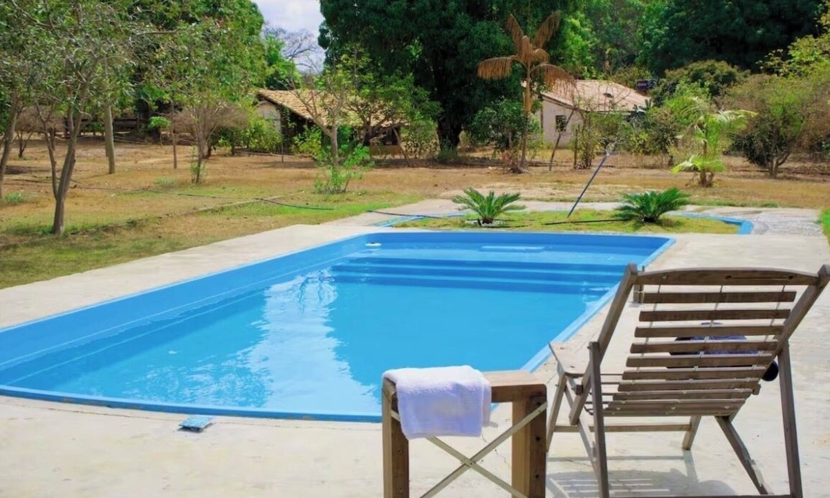 Curvelo House | Rustic Farm with Pool Near Curvelo