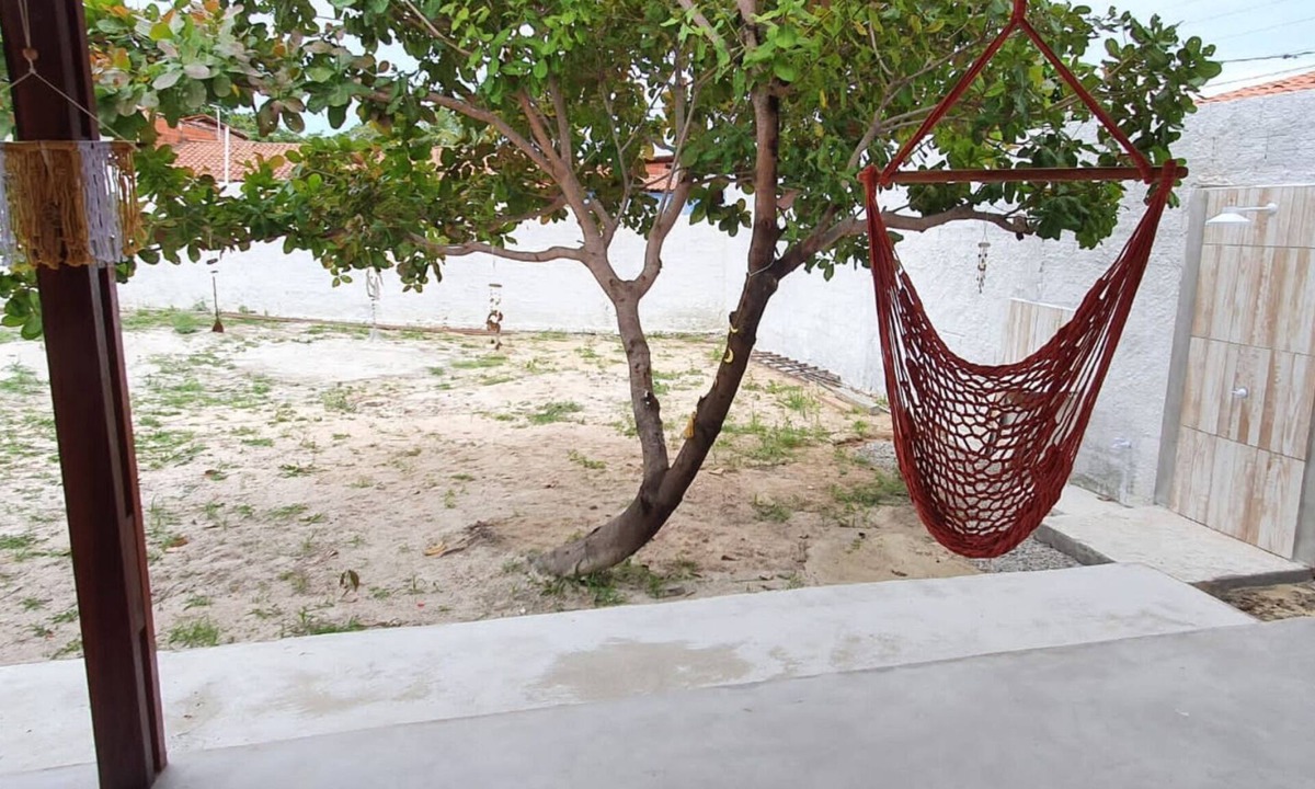 Aquiraz House | Rustic house in a gated community with a swimming pool.
