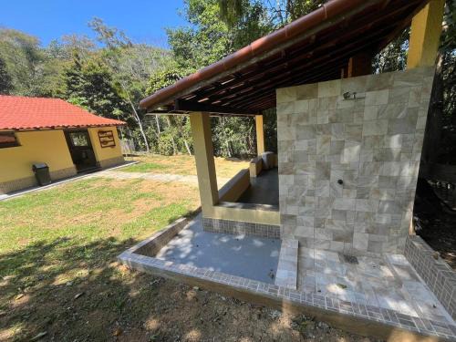 Rio Bonito Ski Chalet | Sítio com rio e muito verde!