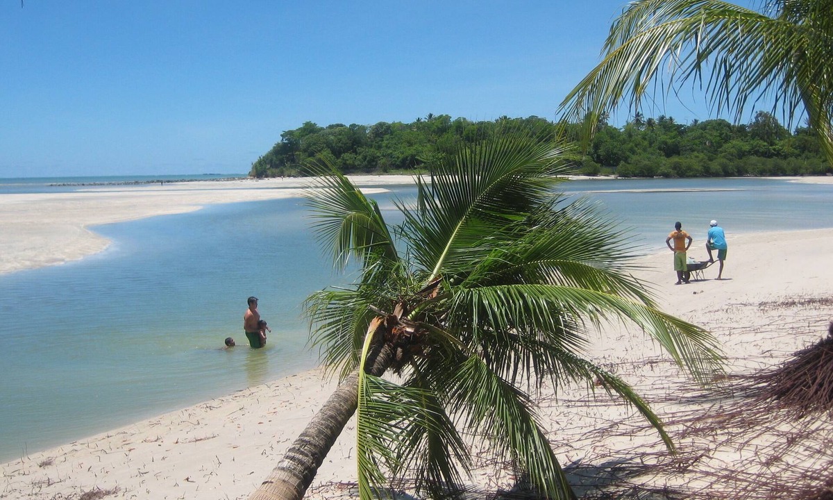 Loteamento Enseada dos Golfinhos Cottage | Serene 2-bedroom cottage in Ilha de Itamaracá awaits you