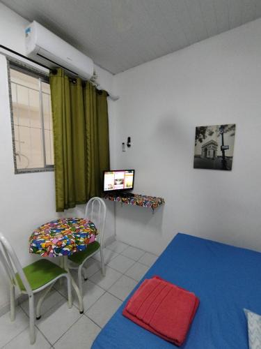 Centro de Vila Velha Apartment | Seu Apto Praia da Costa 6 Cama de Casal e Opcional Pequena Cama Solteiro Simples Barato Local Excelente Ar Cond TV Microondas Todo seu Centro